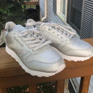 ‼️NEW‼️Sliver Reebok Classics!